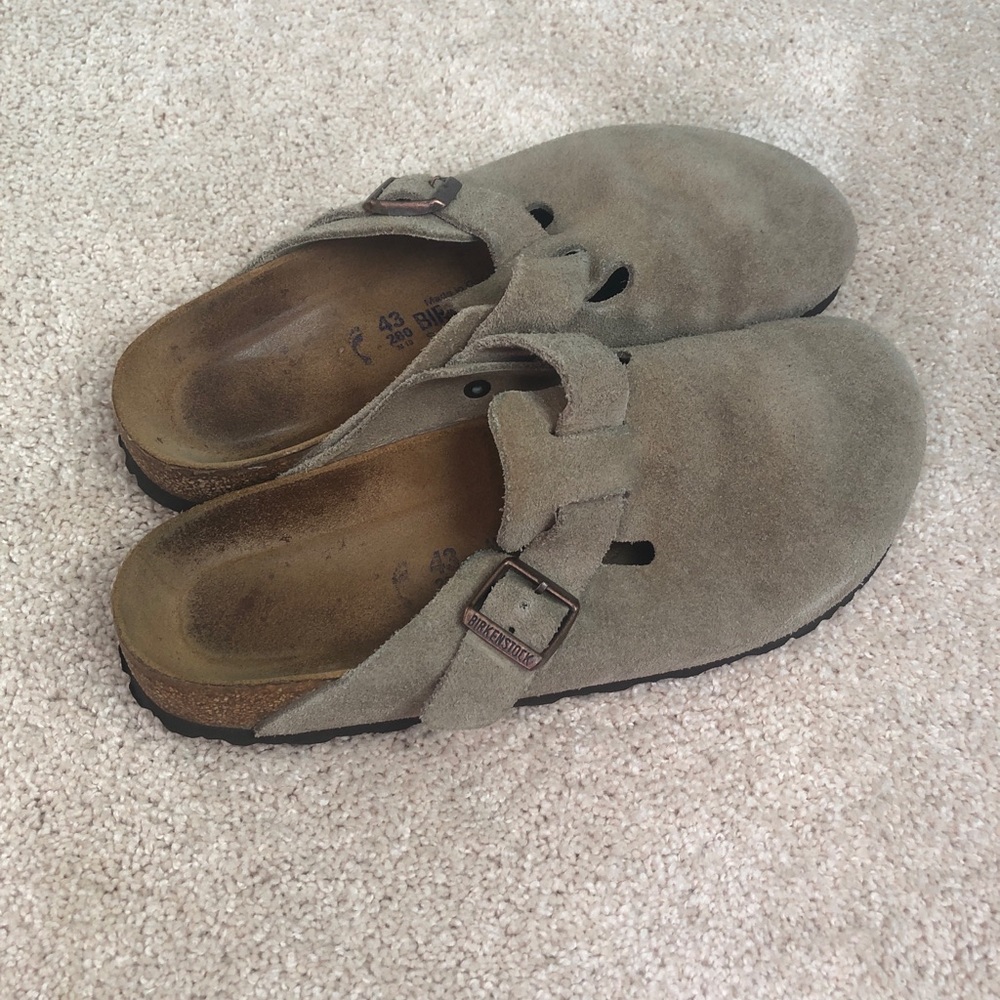 Mens size 10 Birkenstock’s Boston softfoot tan suede